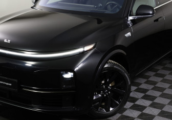 Подержанный автомобиль LiXiang L7 2023 года (31 фото)