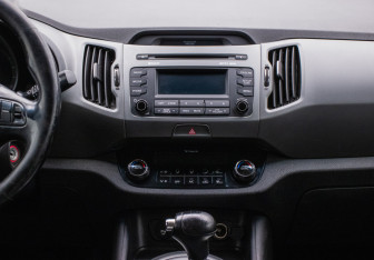 Подержанный автомобиль Kia Sportage 2015 года (14 фото)