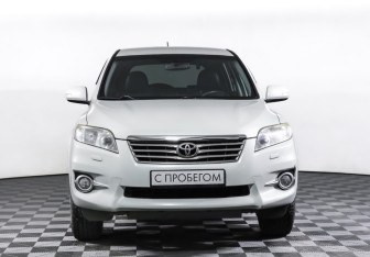 Подержанный автомобиль Toyota RAV4 2011 года (2 фото)