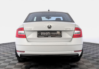 Подержанный автомобиль Skoda Octavia Liftback 2019 года (6 фото)