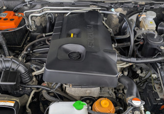 Подержанный автомобиль Suzuki Grand Vitara 2014 года (9 фото)