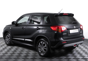 Подержанный автомобиль Suzuki Vitara 2017 года (7 фото)
