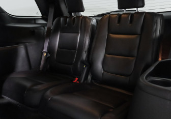 Подержанный автомобиль Ford Explorer 2014 года (16 фото)