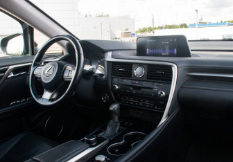 Подержанный автомобиль Lexus RX 2016 года (12 фото)