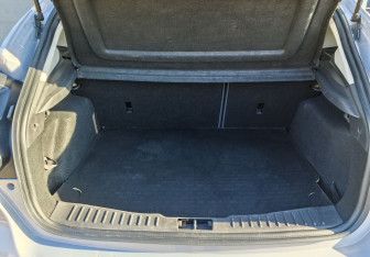 Подержанный автомобиль Ford Focus Hatchback 2012 года (9 фото)