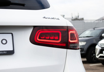 Подержанный автомобиль Mercedes-Benz GLC Coupe 2022 года (27 фото)