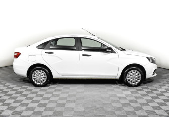 Подержанный автомобиль LADA (ВАЗ) Vesta Sedan 2019 года (4 фото)