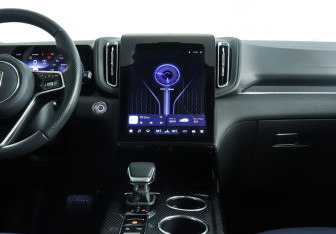 Подержанный автомобиль Hongqi HS3 2024 года (15 фото)