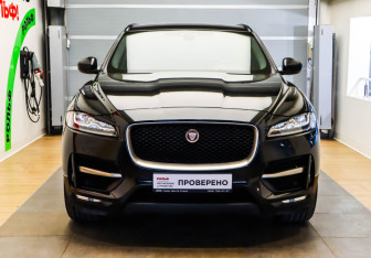 Подержанный автомобиль Jaguar F-Pace 2019 года (2 фото)