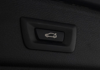 Подержанный автомобиль BMW X3 2015 года (21 фото)