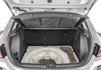 Подержанный автомобиль Kia Rio Hatchback 2021 года (10 фото)