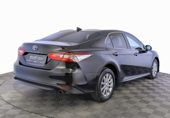 Подержанный автомобиль Toyota Camry Sedan 2020 года (5 фото)