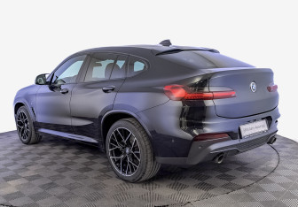 Подержанный автомобиль BMW X4 2021 года (7 фото)