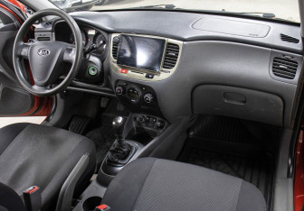 Подержанный автомобиль Kia Rio Hatchback 2008 года (11 фото)
