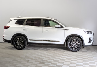 Подержанный автомобиль Chery Tiggo 8 Pro 2021 года (4 фото)