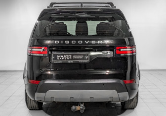 Подержанный автомобиль Land Rover Discovery 2017 года (6 фото)