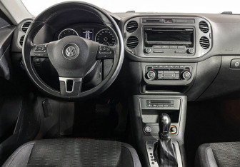 Подержанный автомобиль Volkswagen Tiguan 2012 года (12 фото)