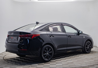 Подержанный автомобиль Hyundai Solaris Sedan 2017 года (5 фото)
