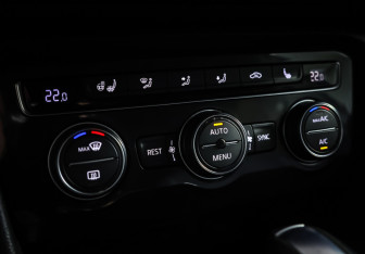 Подержанный автомобиль Volkswagen Tiguan 2020 года (17 фото)