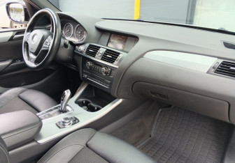 Подержанный автомобиль BMW X3 2012 года (11 фото)