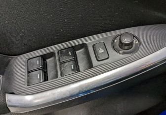 Подержанный автомобиль Mazda CX-5 2012 года (12 фото)