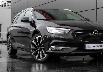 Подержанный автомобиль Opel Insignia Wagon 2020 года (26 фото)