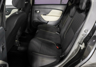 Подержанный автомобиль Renault Logan Sedan 2016 года (14 фото)