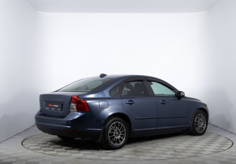 Подержанный автомобиль Volvo S40 2007 года (5 фото)