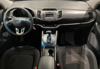 Подержанный автомобиль Kia Sportage 2012 года (10 фото)