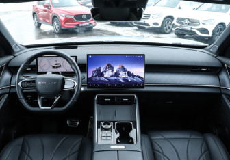 Подержанный автомобиль Chery Tiggo 9 2024 года (12 фото)