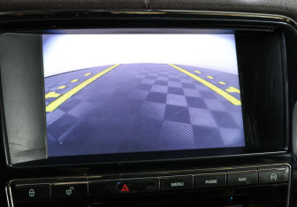 Подержанный автомобиль Jaguar XJ 2013 года (28 фото)