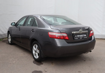 Подержанный автомобиль Toyota Camry Sedan 2009 года (6 фото)