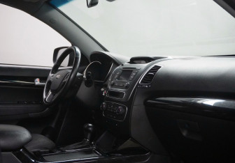 Подержанный автомобиль Kia Sorento 2014 года (11 фото)