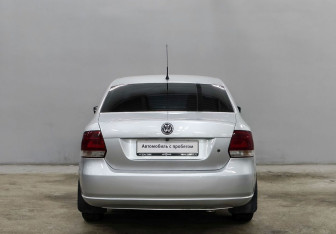 Подержанный автомобиль Volkswagen Polo Sedan 2011 года (6 фото)