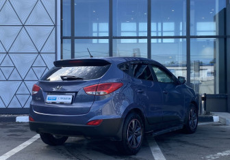 Подержанный автомобиль Hyundai ix35 2014 года (5 фото)