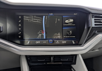 Подержанный автомобиль Volkswagen Touareg 2018 года (17 фото)