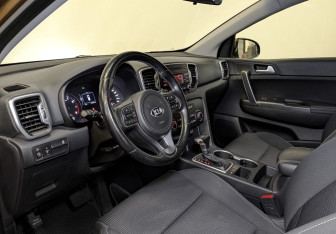 Подержанный автомобиль Kia Sportage 2016 года (16 фото)