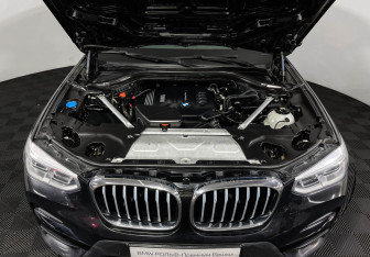 Подержанный автомобиль BMW X3 2020 года (10 фото)
