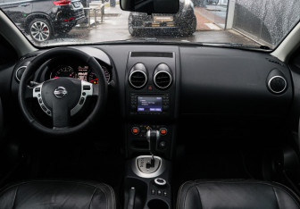 Подержанный автомобиль Nissan Qashqai 2010 года (9 фото)