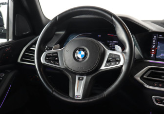Подержанный автомобиль BMW X7 2021 года (15 фото)