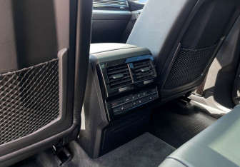 Подержанный автомобиль Volkswagen Touareg 2021 года (24 фото)