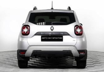 Подержанный автомобиль Renault Duster 2022 года (6 фото)