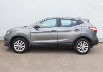 Подержанный автомобиль Nissan Qashqai 2018 года (8 фото)