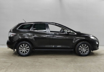 Подержанный автомобиль Mazda CX-7 2011 года (4 фото)