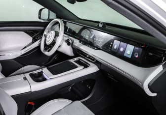 Подержанный автомобиль Voyah Free 2024 года (11 фото)