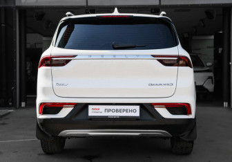 Подержанный автомобиль Geely Okavango 2022 года (6 фото)