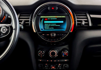 Подержанный автомобиль MINI Hatch 2019 года (15 фото)