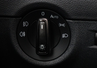 Подержанный автомобиль Skoda Octavia Liftback 2013 года (16 фото)