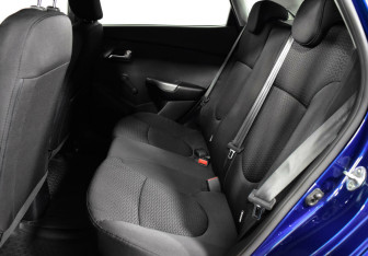 Подержанный автомобиль Kia Rio Hatchback 2016 года (11 фото)