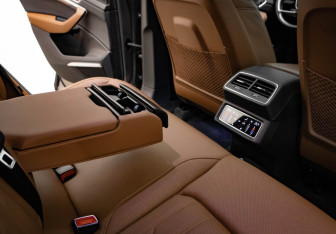 Подержанный автомобиль Audi e-tron 2021 года (32 фото)